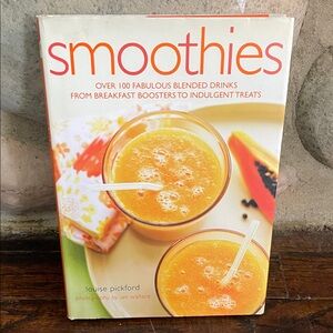 Smoothies by Louise Pickford